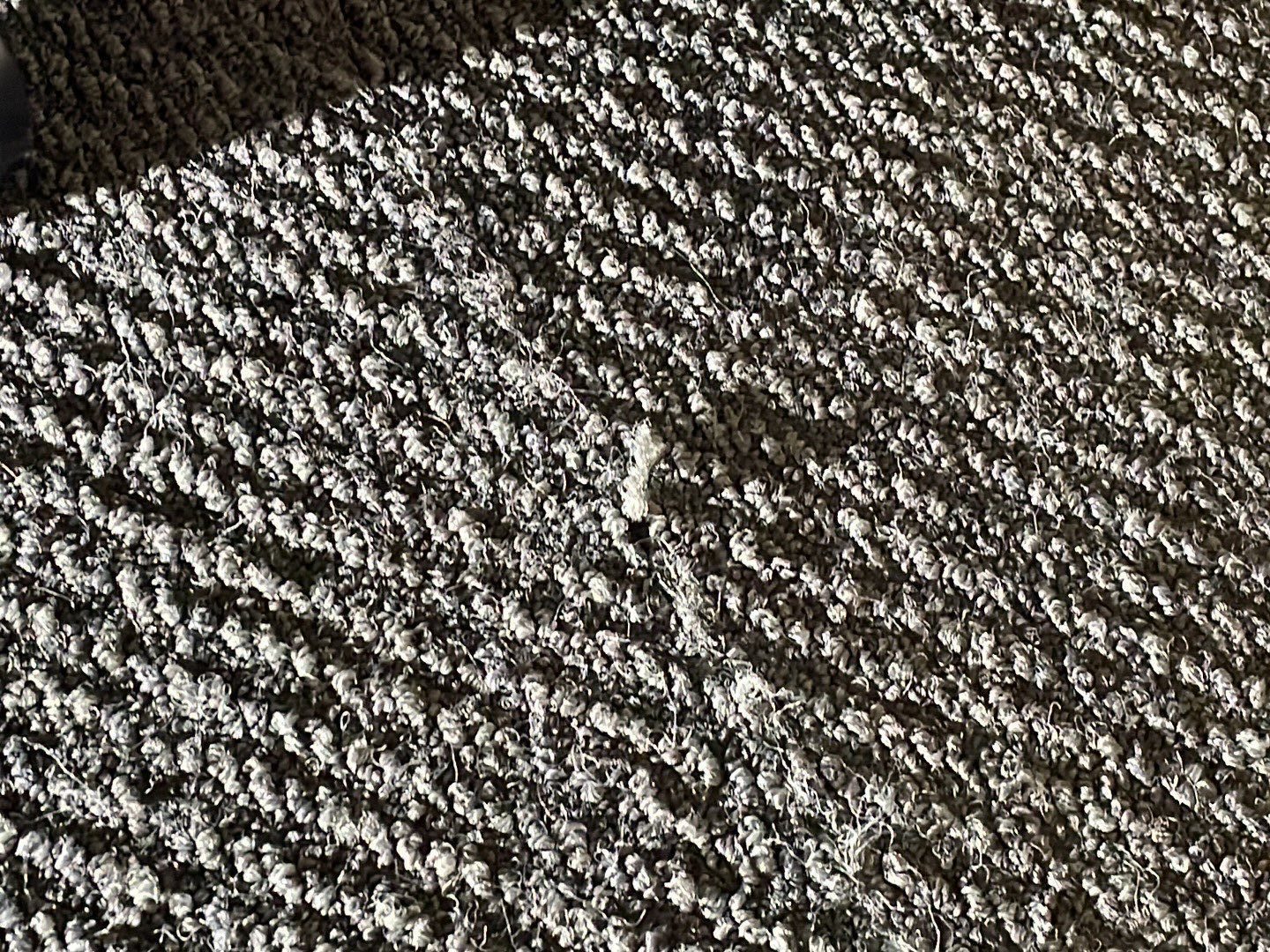 Carpet Tile Fuzzy Edges 665