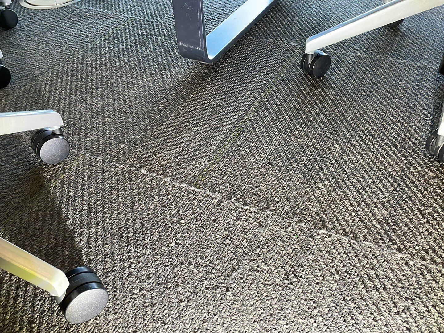 Carpet Tile Fuzzy Edges 668